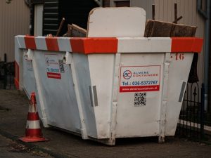 Commercial dumpster service